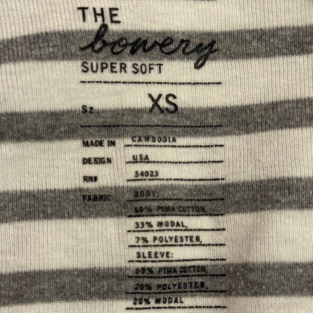GAP Gray and White Striped Top - Picture 4 of 4